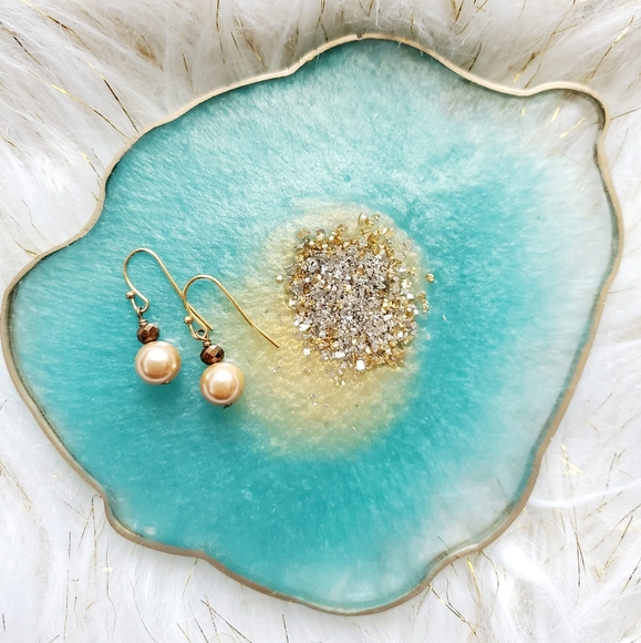 Jewelry - Single gold bead handmade earrings